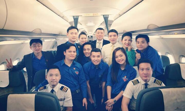 Những thanh niên ưu tú gặp nhau tại chuyến bay đặc biệt