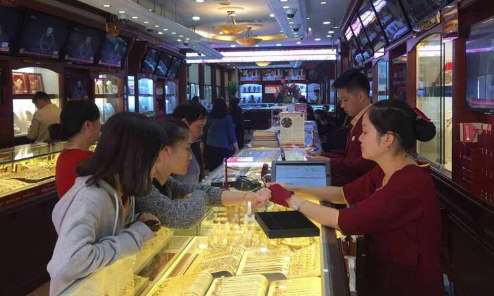 Giá vàng hôm nay 9/12: Tiếp tục giảm, chạm đáy 4 tháng