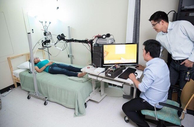 Thiết bị giám sát giấc ngủ của giáo sư người Việt