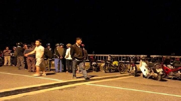 Nam sinh bỏ lại xe đạp nhảy cầu tự tử ở Đà Nẵng