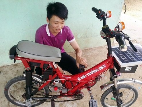 Xe điện xanh giá rẻ 'vừa chạy vừa sạc' của sinh viên