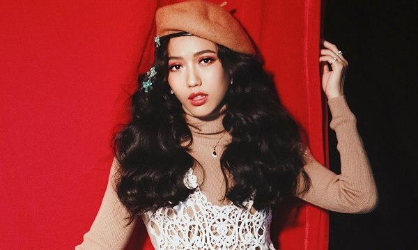 Diệu Nhi khoe vẻ đẹp ngọt ngào trong bộ ảnh đón Giáng Sinh