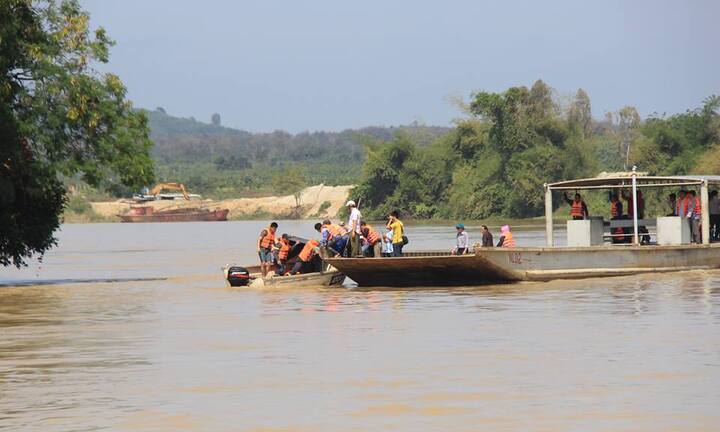 Thuyền lật, 1 người bị nước cuốn trôi mất tích