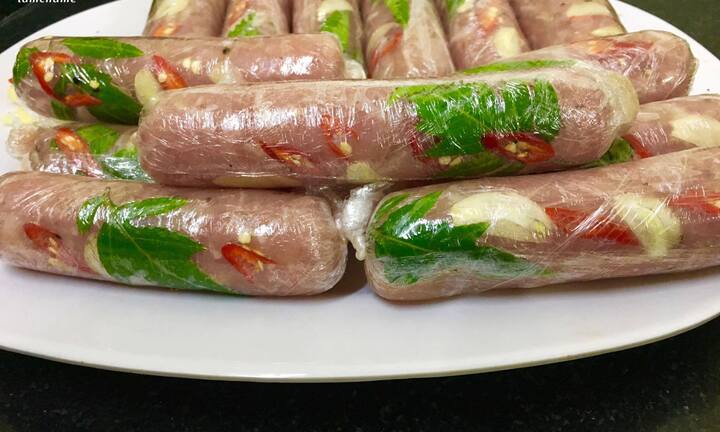 Xuýt xoa trước nem chua ngon 'tuyệt cú mèo' theo công thức đơn giản của mẹ bỉm sữa