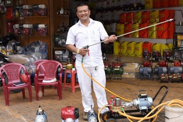 Cải tiến thành công máy xịt - rửa và máy bơm lùa tiện dụng