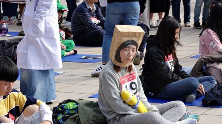 Kỳ lạ cuộc thi ngồi ngây người, không làm gì cả ở Đài Loan