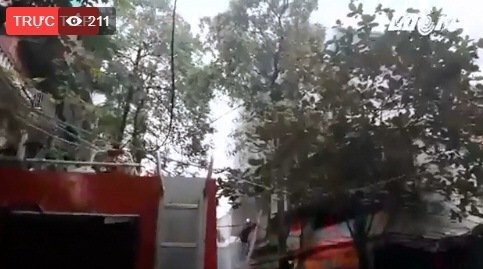 Trực tiếp: Cháy cửa hàng phụ tùng ô tô đường Trần Khát Chân