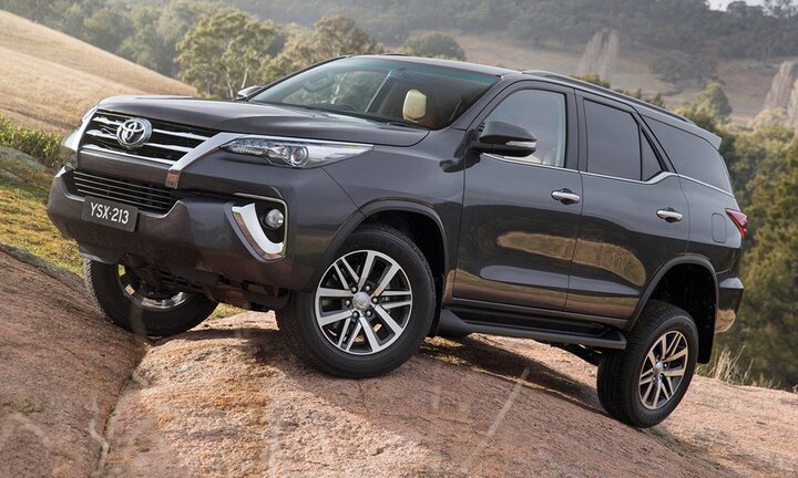 Bị khan hàng, đại lý thổi giá Fortuner hơn 100 triệu đồng