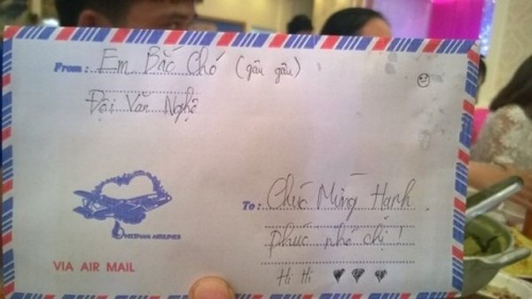 Cười sái quai hàm với những kiểu ghi phong bì mừng cưới 'siêu lầy'