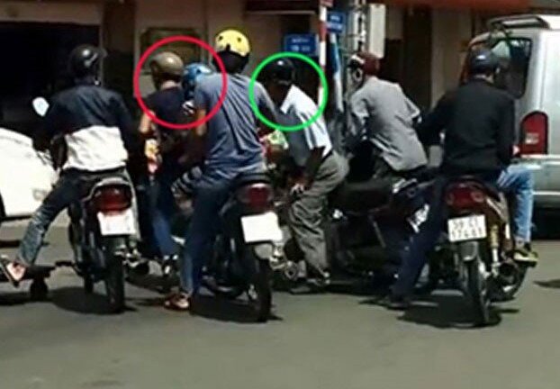 Dàn cảnh va chạm giao thông để móc túi 30 triệu đồng