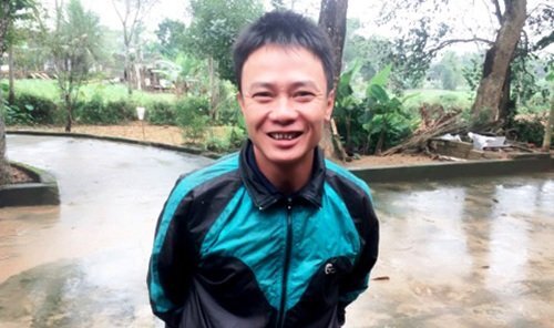 Ngân hàng đưa thừa 100 triệu đồng, anh nông dân nghèo tức tốc mang trả lại