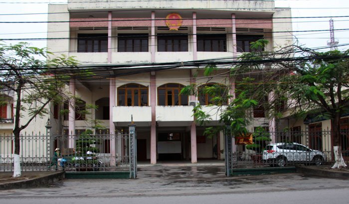 Làm việc qua 4 đời chủ tịch, vẫn phải tự đóng bảo hiểm thay UBND huyện