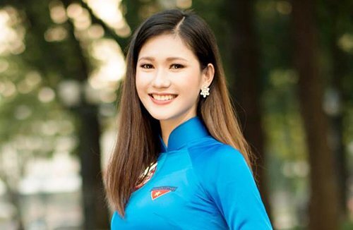 Nữ sinh Hoa khôi Sinh viên Việt Nam 2017 duyên dáng trong tà áo dài khiến vạn người mê đắm