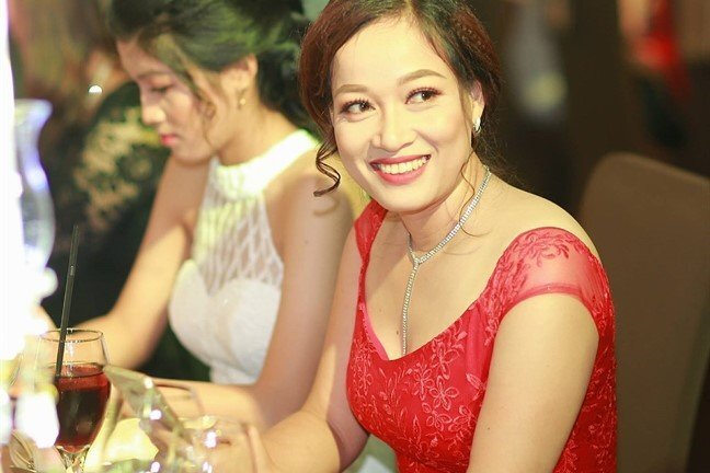 Choáng với màn 'vịt hóa thiên nga' của mẹ bỉm sữa, giảm 10kg trong 3 tháng