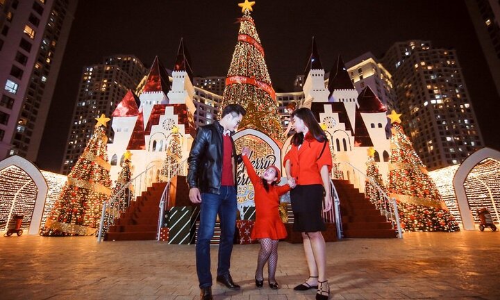 Giới trẻ 3 miền nô nức đón Giáng sinh ở xứ sở 'thiên thần'