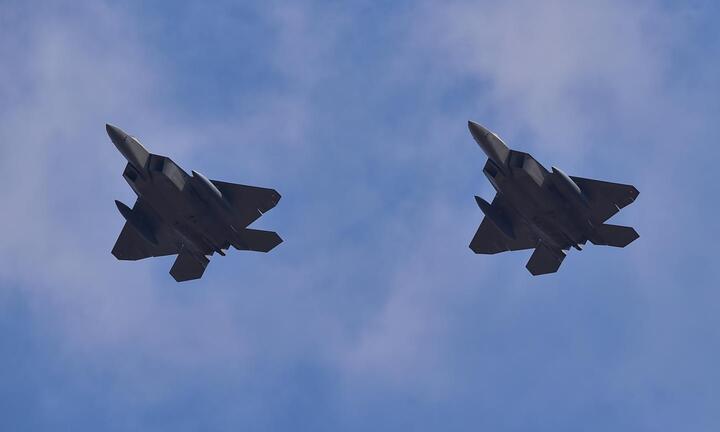 Máy bay Mỹ đuổi máy bay Nga ở vùng chiến sự Syria