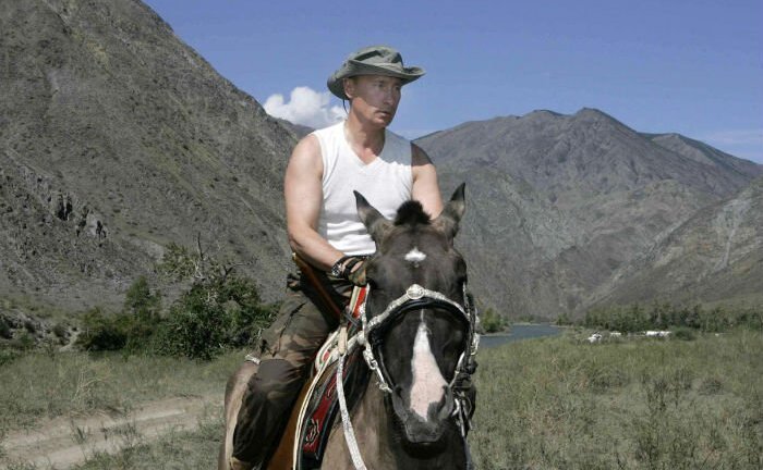 Bạn thân kể công việc nguy hiểm ông Putin từng làm để trả học phí