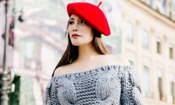 Hồ Quỳnh Hương hờ hững khoe vai trần dạo phố Paris