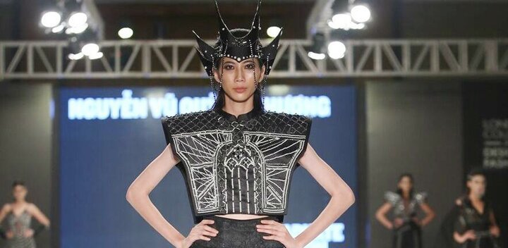 'Cuộc diễu hành của quỷ' xuất hiện trong bộ sưu tập thời trang tốt nghiệp của sinh viên Việt