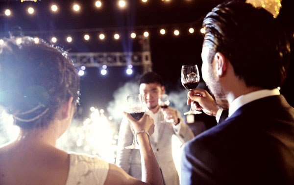 Thảo luận: Đi đám cưới người yêu cũ, tặng gì cho ngầu?