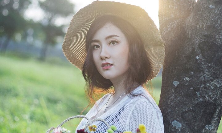 Ngắm hot girl Đại học Kiểm sát rạng ngời trong bộ ảnh đầu đông