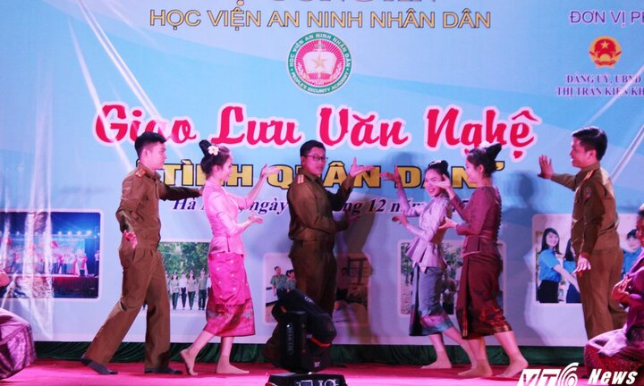 Ngất ngây điệu múa của du học sinh Lào tại Học viện An ninh nhân dân