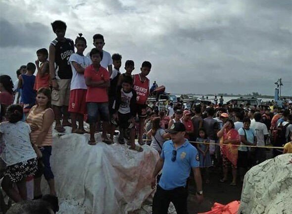 Chìm phà chở 251 hành khách ngoài khơi Philippines