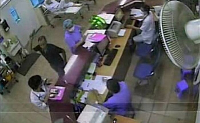 Xót xa bác sĩ ngày nay, không cẩn thận là bị đánh