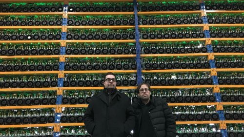 Đột nhập trang trại đào tiền ảo lớn nhất Bắc Mỹ