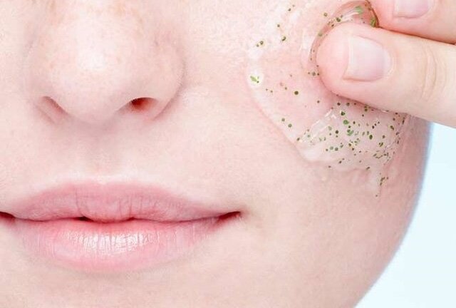 Những mỹ phẩm khiến nhan sắc 'một đi không trở lại'