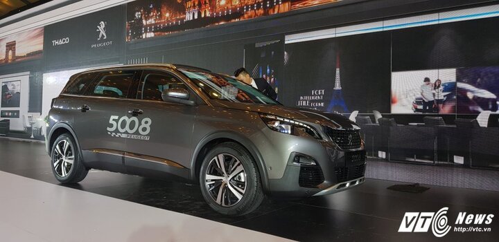 Honda CR-V, Toyota Fotuner khó về nước, hai mẫu SUV Peugeot 3008 & 5008 gây sốt dịp cuối năm 2017