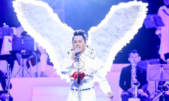 Sau phát ngôn 'Già trẻ lớn bé đắm đuối với bolero đúng là sự thụt lùi', Tùng Dương bất ngờ hát bolero