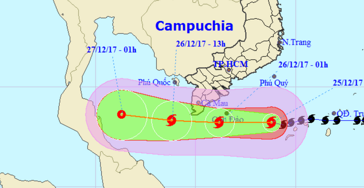 Bão số 16 giảm cấp nhưng nguy hiểm vẫn rình rập các tỉnh phía Nam