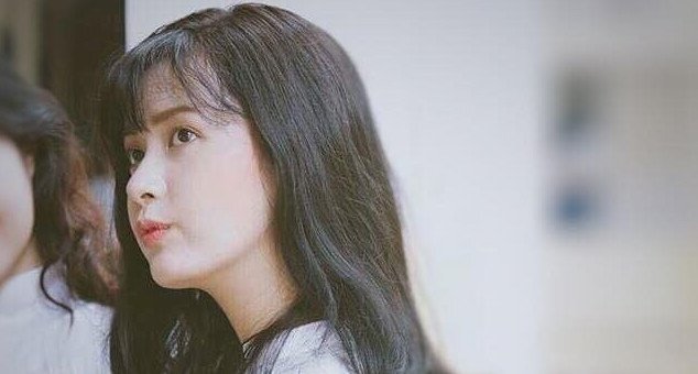 Nữ sinh Sài Gòn xinh đẹp trong bức ảnh chụp nghiêng khiến dân mạng phải kiếm tìm