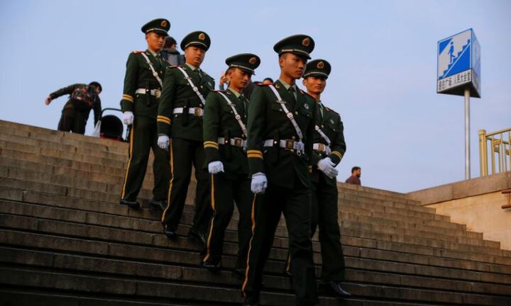 Nghi phạm giết người giả câm 12 năm để trốn tội, cuối cùng bị câm thật