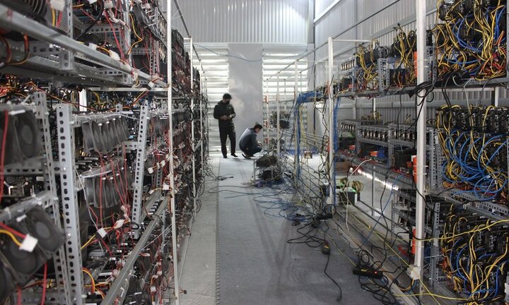 Đột nhập vào chuồng 'trâu cày' Bitcoin trị giá hơn 10 tỷ đồng tại Hà Nội