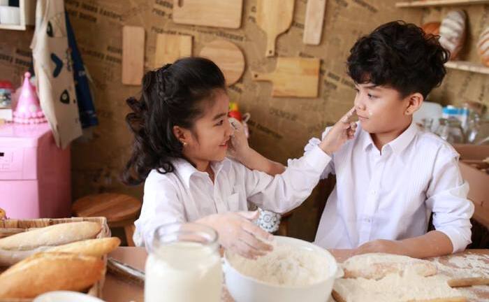 Bộ ảnh vào bếp cùng siêu mẫu nhí khiến dân mạng không tiếc lời khen ngợi