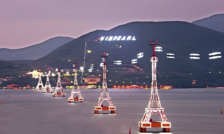 Đón năm mới rực rỡ tại Vinpearlland Nha Trang