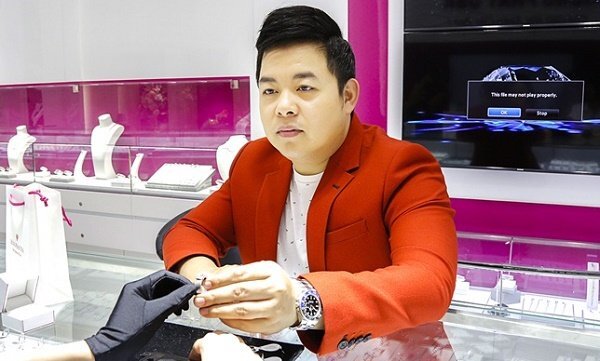 Quang Lê bán nhẫn kim cương, dốc tiền làm liveshow