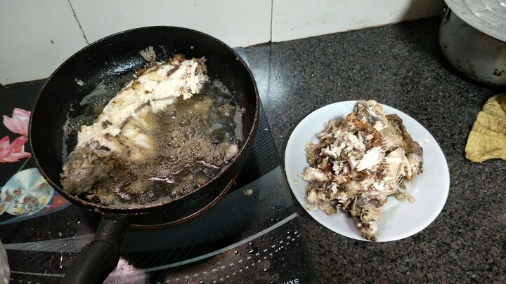 Ngán ngẩm với thảm họa nấu ăn của hội chị em 'vụng thối vụng nát'