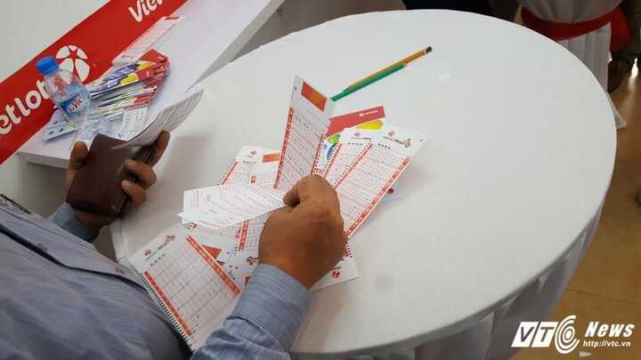 Jackpot Mega 6/45 lại 'nổ', làm thế nào để ăn nốt giải 200 tỷ đồng của Power 6/55?