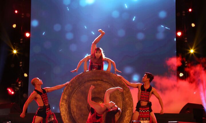 Video & Ảnh: Biển người Tây Nguyên đón mừng năm mới 2018