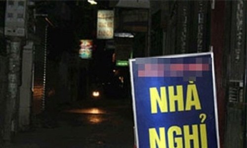 Người đàn ông bị hai cô gái khoắng sạch tài sản lúc nửa đêm