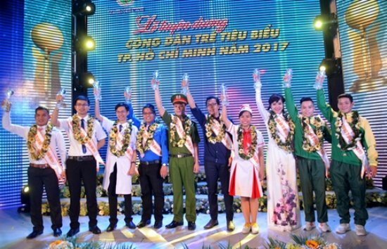 Vinh danh 10 công dân trẻ tiêu biểu TP.HCM năm 2017 