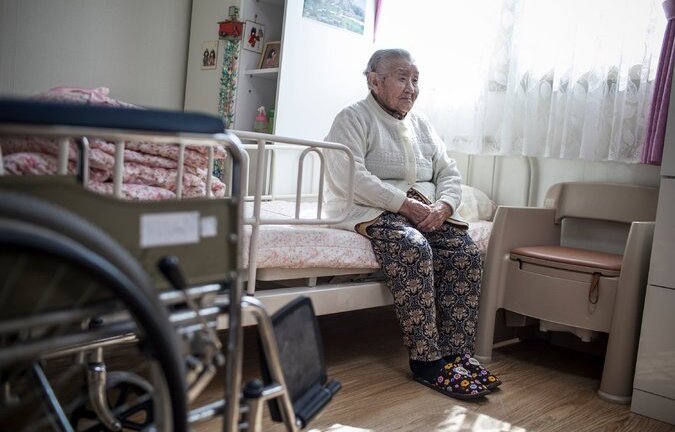 Mẹ kiện con, đòi gần 1 triệu USD tiền nuôi dưỡng