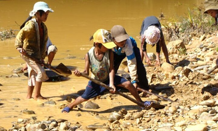 Từ tháng 1/2018, sử dụng lao động dưới 16 tuổi có thể lĩnh án tù 12 năm