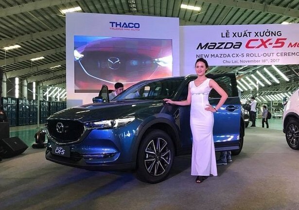 Ngã ngửa vì Thaco bất ngờ tăng giá hàng loạt xe năm 2018