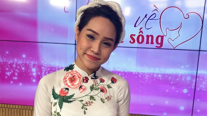 MC Trúc Mai gây bất ngờ trong ngày đầu lên sóng VTC9