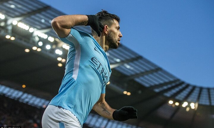 Video: Man City đè bẹp Burnley, tiếp tục sắm vai 'độc cô cầu bại'