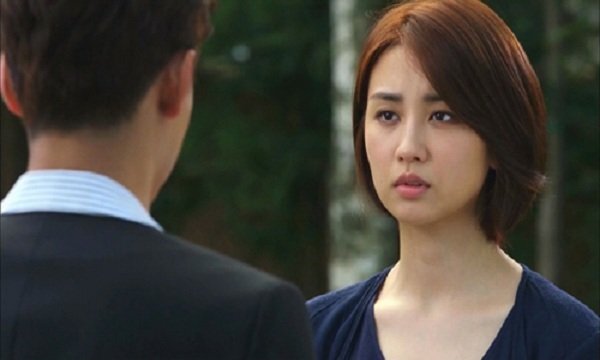 Người yêu cũ nhắn tin cho chồng nhắc sinh nhật, vợ bức xúc hỏi chị em 'tặng gì cho ngầu'?